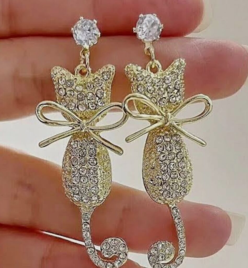 Women's Rhinestone Cat Design Earrings