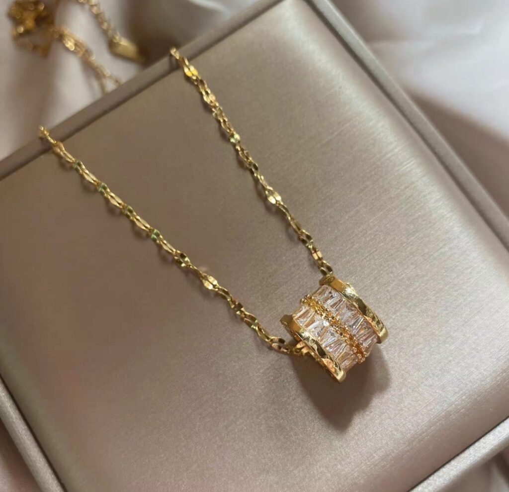Women's Gold Cylindrical Pendant Necklace