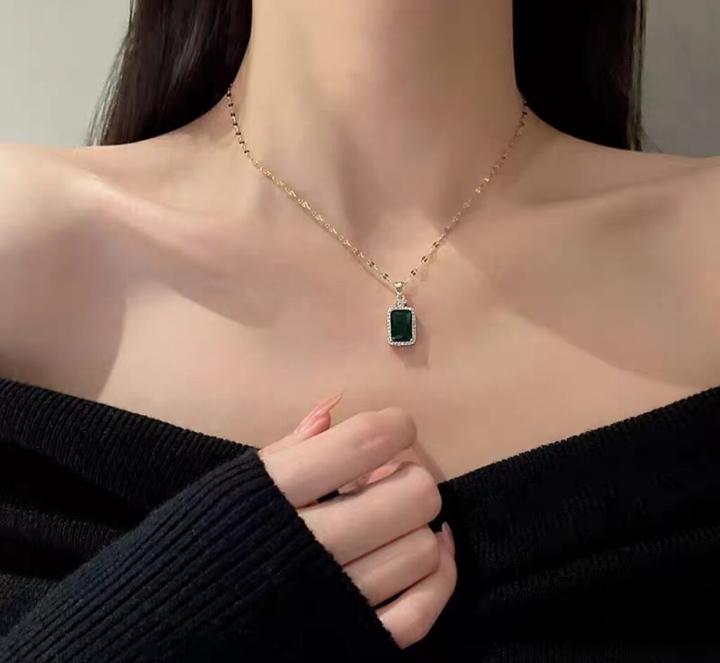 Women's Emerald Green Crystal Necklace
